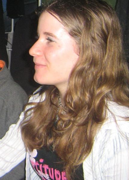 Mathilde, je ne la vois pas souvent , ils habitent à Tours, mais inter net est notre sauveur.