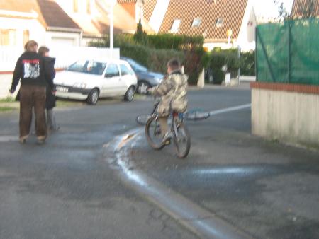 vélo par-terre égal boumm pour grosse Mémère.