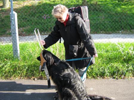 Mamiemyope parle de sa chienne!.. prête pour la détente.