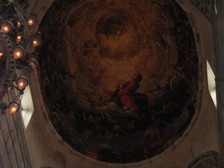 plafond du Baptistère et un bout de la lampe de Galillée.
