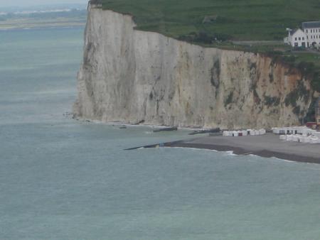 dernières falaises de Normandie!...