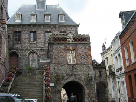 l'ancien hôtel de ville.