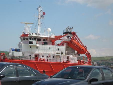 sur le port.
