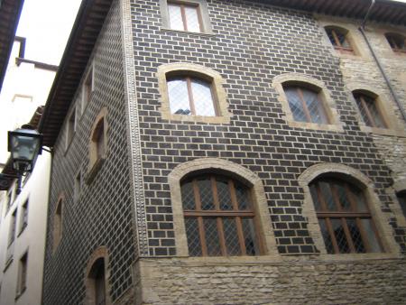 pas de peinture pour cette maison mais!!!...