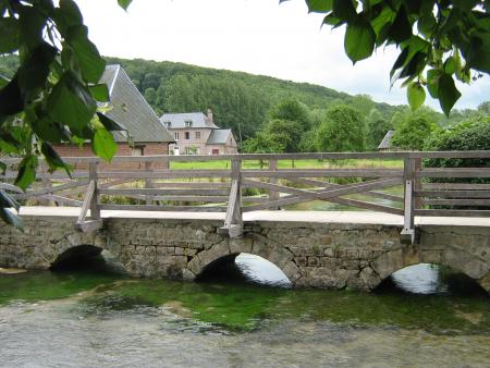 très vieux pont, sur la Durdent.