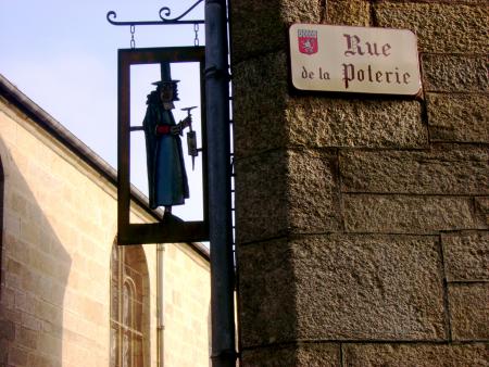 L'enseigne de l'Apoticaire.