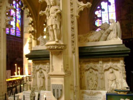 Tombeau de St Yves.