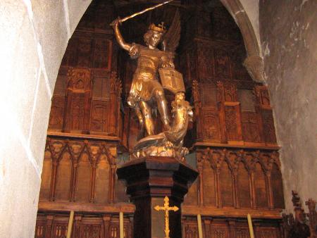 St Michel ,dans la petite église, doré à la feuille d'or   en 10.06